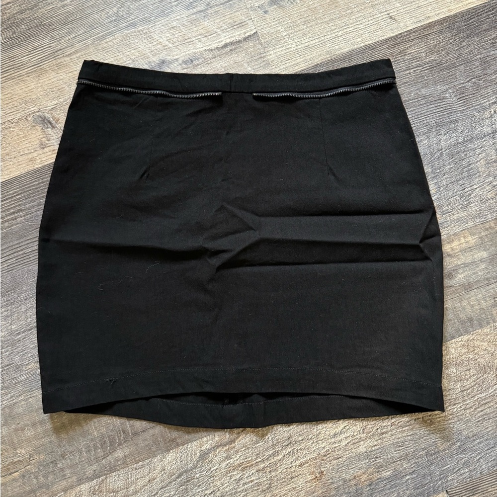 NAMELESS Mini Skirt - Size Large - Black